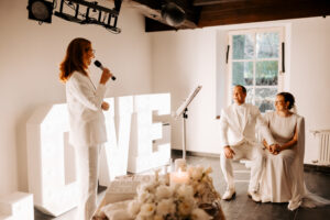 freie Trauung Winter indoor Hochzeit Alte Mühle